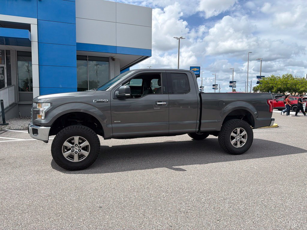 Used 2017 Ford F150 XLT w/ Equipment Group 302A Luxury RWD image 3