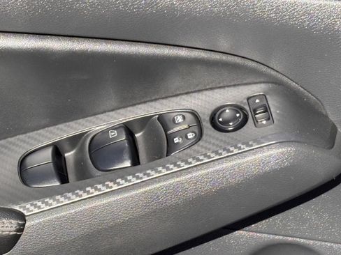 Used 2024 Nissan Altima 2.5 SV FWD image 19