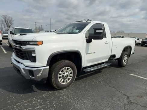 Used 2024 Chevrolet Silverado 2500 LT AWD/4WD image 4