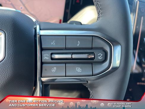 New 2025 GMC Yukon XL Denali w/ Denali Reserve Package image 21