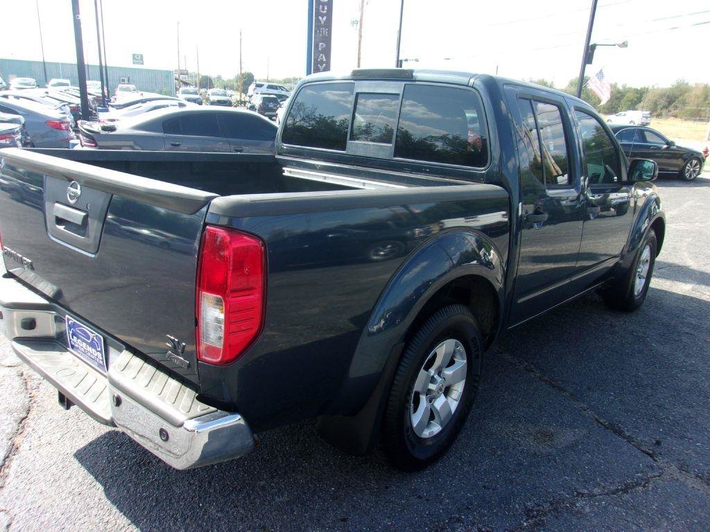 Used 2017 Nissan Frontier SV w/ SV Value Truck Package RWD image 4