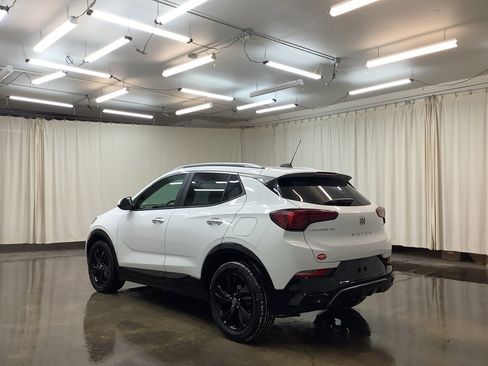 Used 2024 Buick Encore GX Sport Touring image 9