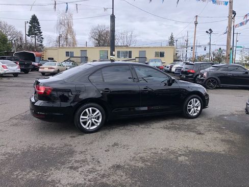 Used 2017 Volkswagen Jetta S image 2
