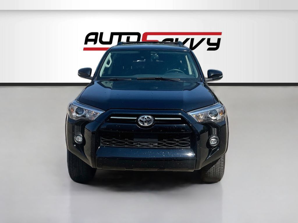 Used 2024 Toyota 4Runner SR5 Premium w/ Moonroof Package RWD image 2