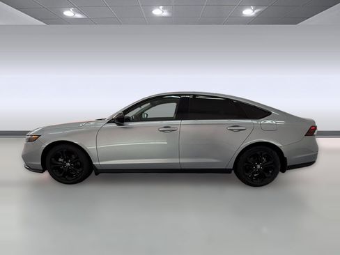 Used 2025 Honda Accord SE image 2