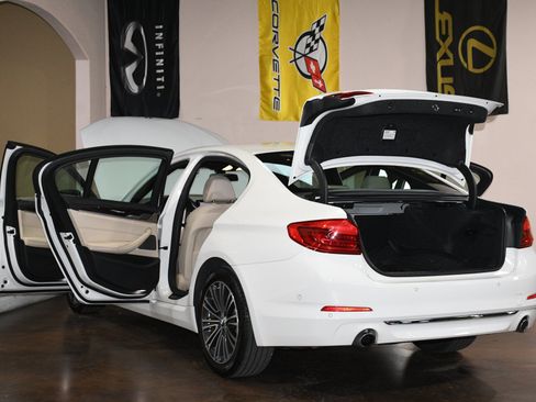 Used 2020 BMW 530i w/ Premium Package RWD image 92