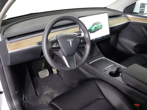 Used 2023 Tesla Model Y Long Range AWD/4WD image 22