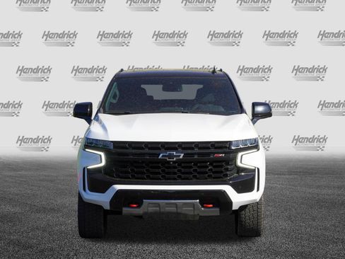Used 2023 Chevrolet Tahoe Z71 w/ Luxury Package AWD/4WD image 3