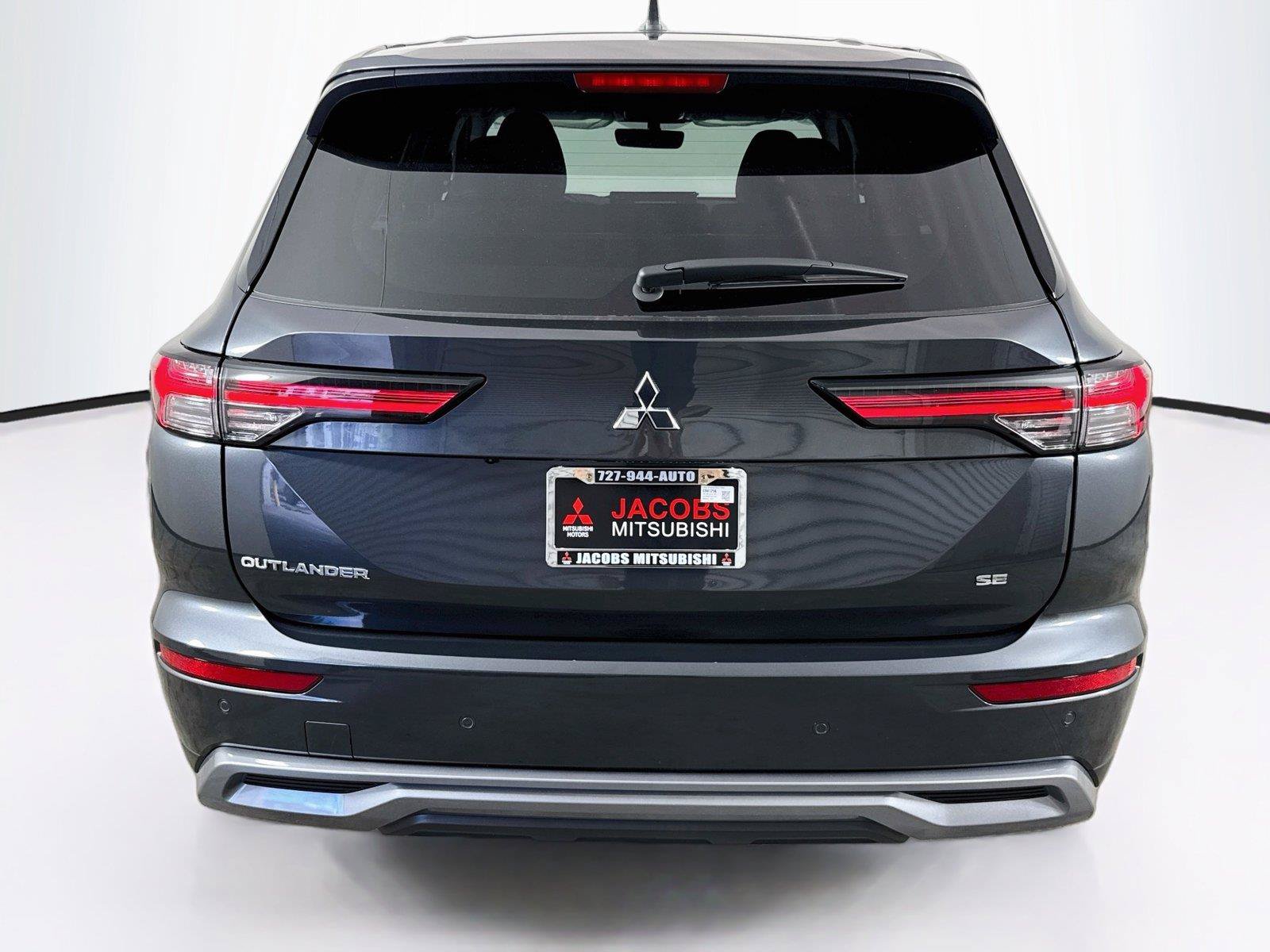 New 2026 Mitsubishi Outlander SE FWD image 4