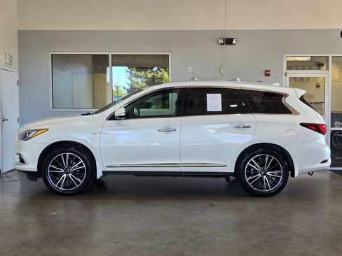 Used 2020 INFINITI QX60 Signature Edition w/ Cargo Package Essential FWD image 7