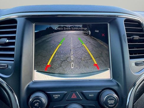 Used 2017 Jeep Grand Cherokee Altitude RWD image 13