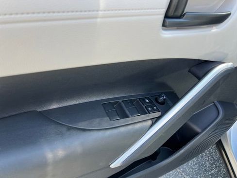 Certified 2024 Toyota Corolla Cross L image 13