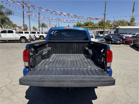 Used 2017 Toyota Tacoma TRD Sport w/ Tow Package RWD image 10