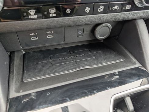 Used 2025 Mitsubishi Outlander SE image 26