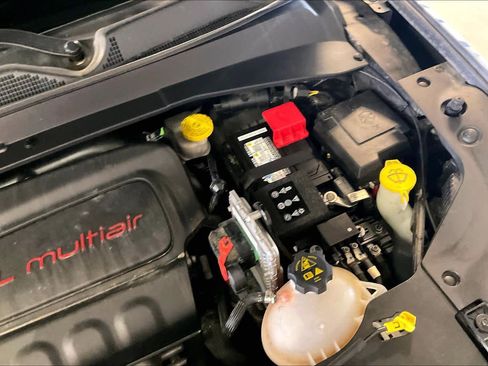 Used 2022 Jeep Compass Latitude FWD image 28