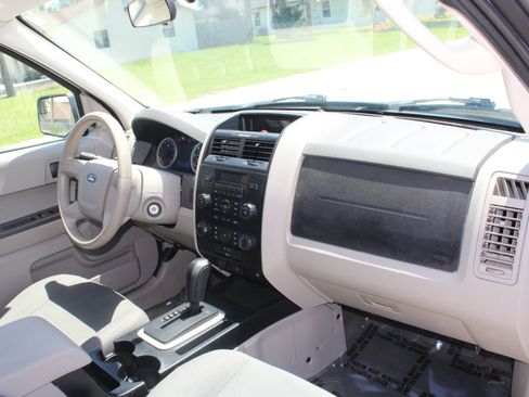 Used 2012 Ford Escape XLS FWD image 24