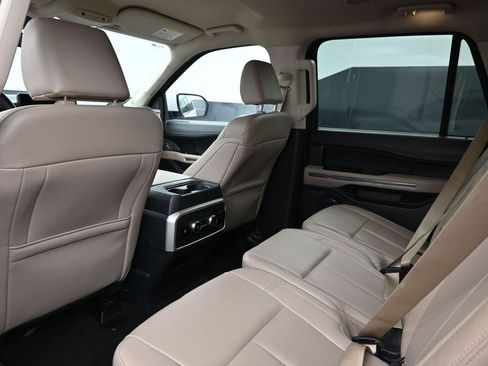Used 2024 Ford Expedition Max XLT image 28
