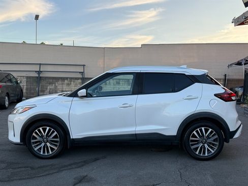Used 2022 Nissan Kicks SV FWD image 7