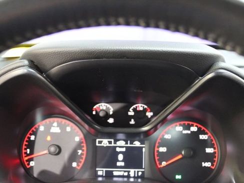 Used 2015 Chevrolet Colorado LT AWD/4WD image 18