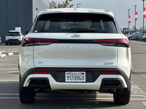 Certified 2025 INFINITI QX60 Pure image 5