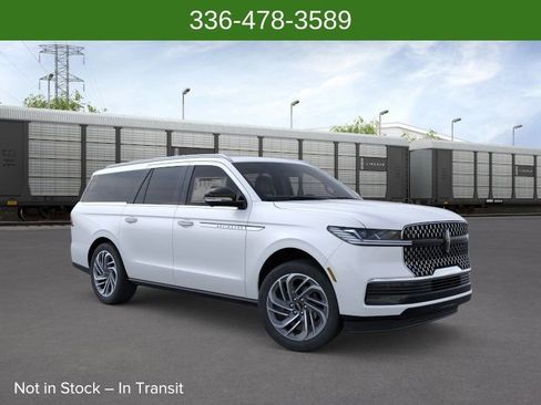 New 2026 Lincoln Navigator L Reserve AWD/4WD image 7
