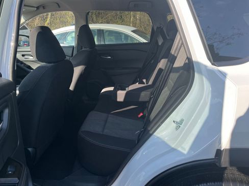 Used 2025 Nissan Rogue SV image 22