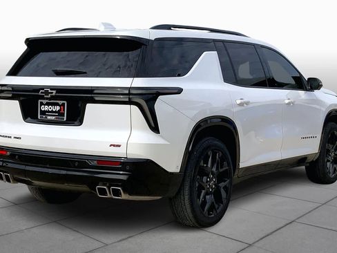 Used 2024 Chevrolet Traverse RS image 13