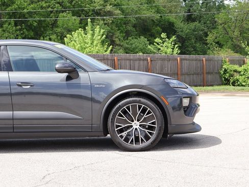 Used 2025 Porsche Macan 4 Electric AWD/4WD image 10