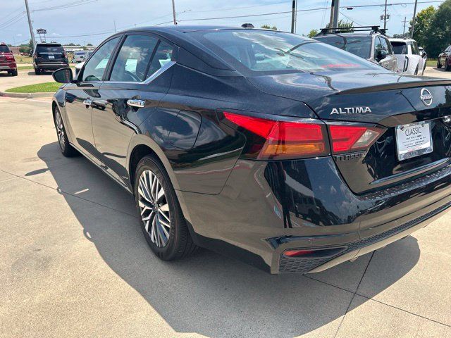 Used 2025 Nissan Altima 2.5 SV FWD image 6