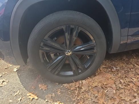 Used 2023 Volkswagen Atlas Cross Sport SEL R-Line AWD/4WD image 5