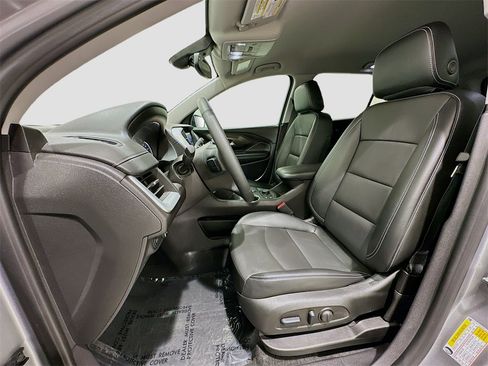 Used 2024 GMC Terrain SLT w/ LPO, Floor Liner Package image 20