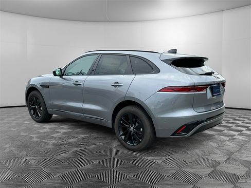 Used 2024 Jaguar F-PACE R-Dynamic S image 3