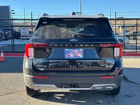 New 2026 Ford Explorer Active w/ Active Comfort Package image 4
