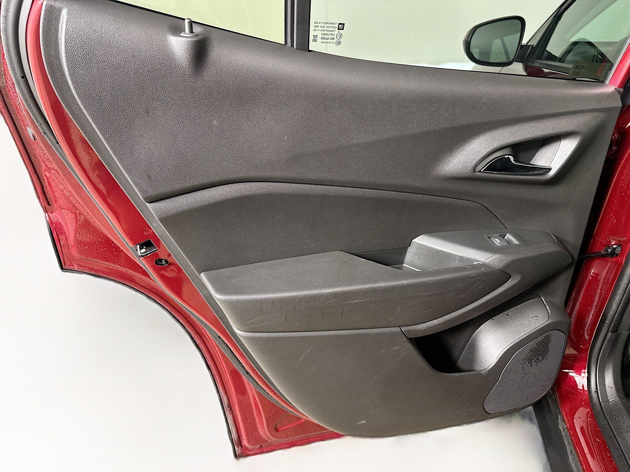 Used 2025 Chevrolet Trax LT FWD image 25