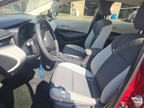 Used 2025 Toyota Corolla LE image 4