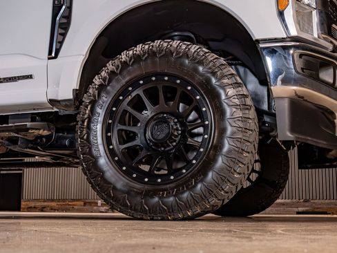 Used 2023 Ford F350 XLT image 11