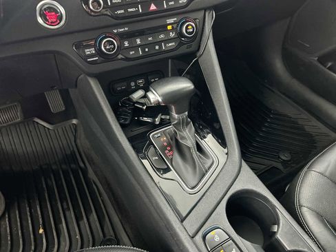 Used 2017 Kia Niro Touring w/ Advanced Technology Package image 22