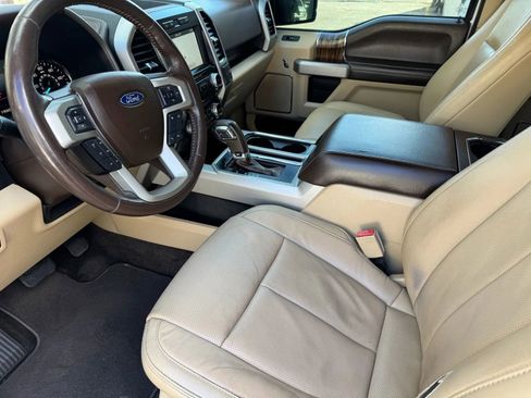 Used 2018 Ford F150 Lariat w/ Equipment Group 502A Luxury image 4