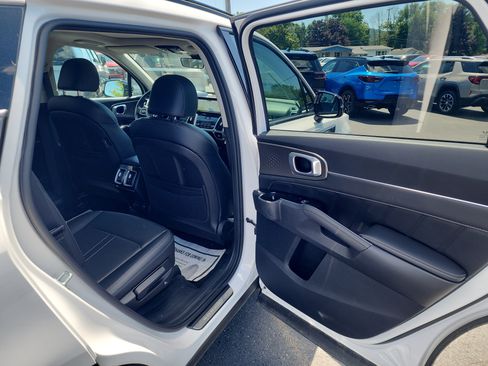 Used 2022 Kia Sorento SX AWD/4WD image 32