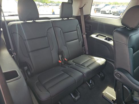 Certified 2023 GMC Acadia SLE w/ Driver Convenience Package image 20