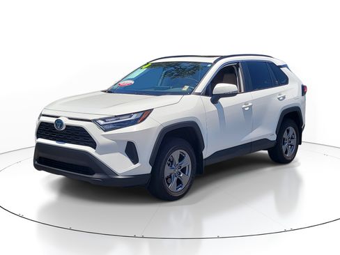 Certified 2024 Toyota RAV4 XLE w/ Convenience Package AWD/4WD image 3