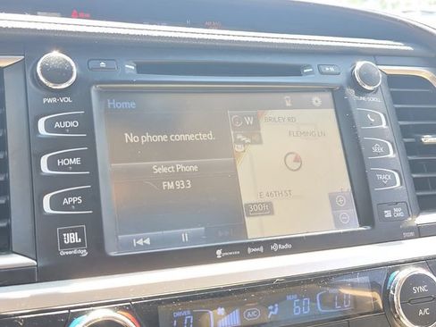 Used 2019 Toyota Highlander Limited FWD image 20