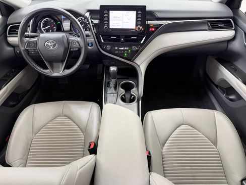 Used 2024 Toyota Camry SE w/ Convenience Package image 14