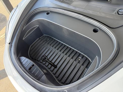 Used 2023 Tesla Model 3 Standard Range image 15