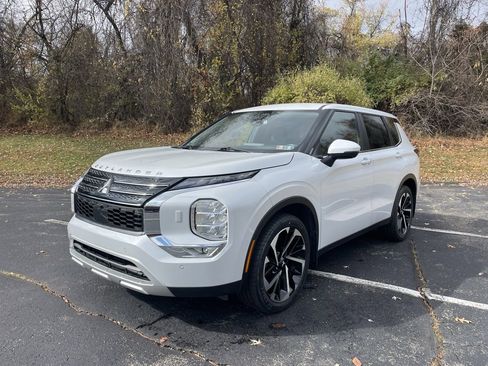 Used 2024 Mitsubishi Outlander SE image 7