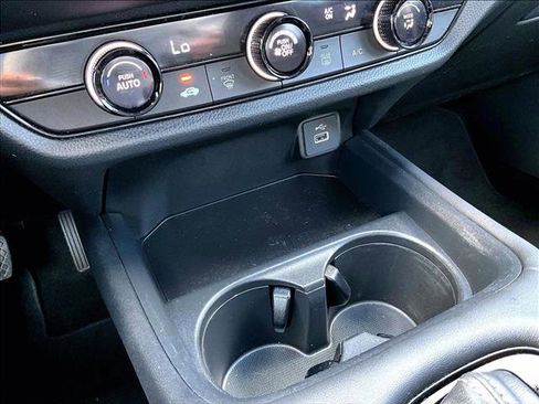 Used 2023 Honda HR-V LX image 26