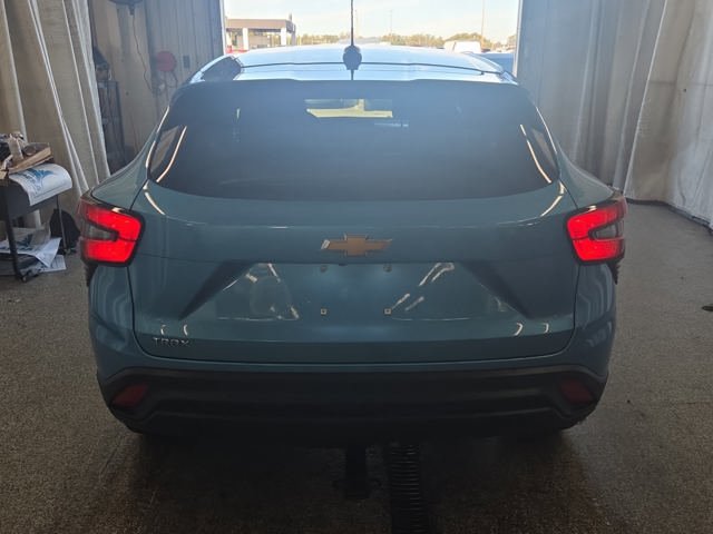 Used 2025 Chevrolet Trax LS w/ LS Convenience Package FWD image 8