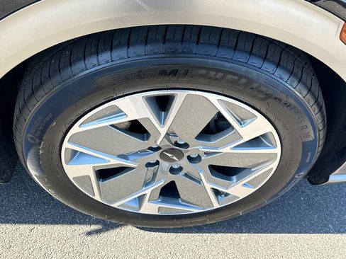 Used 2024 Genesis GV60 RWD image 12