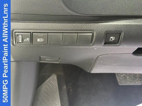 Used 2024 Toyota Corolla LE FWD image 23