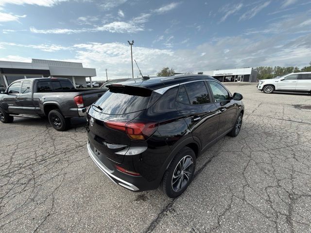 Used 2023 Buick Encore GX Select w/ Safety Package II FWD image 4